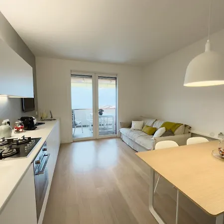 Nest Beth's House Apartment Assenza di Brenzone